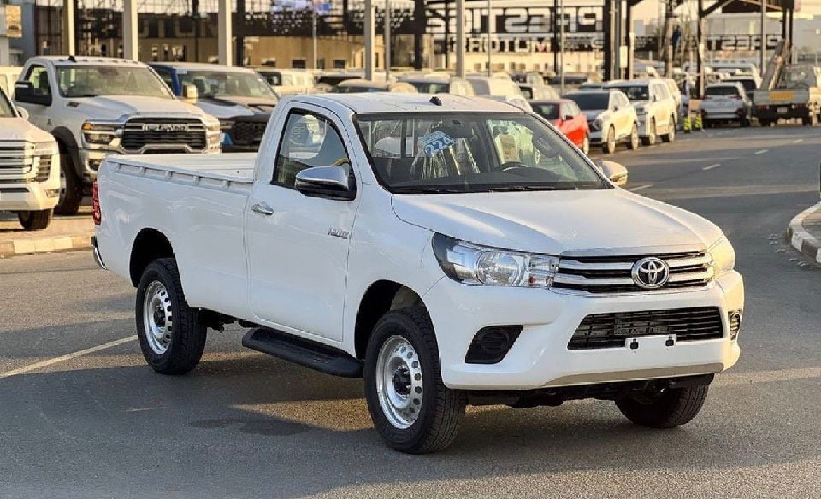 Toyota Hilux Hilux DLX 2.4D MT 4x4 GCC