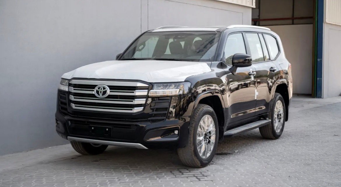 Toyota Land Cruiser 300 Land Cruiser 300 GXR High Option 3.5 Twin Turbo Hybrid 4x4 GCC