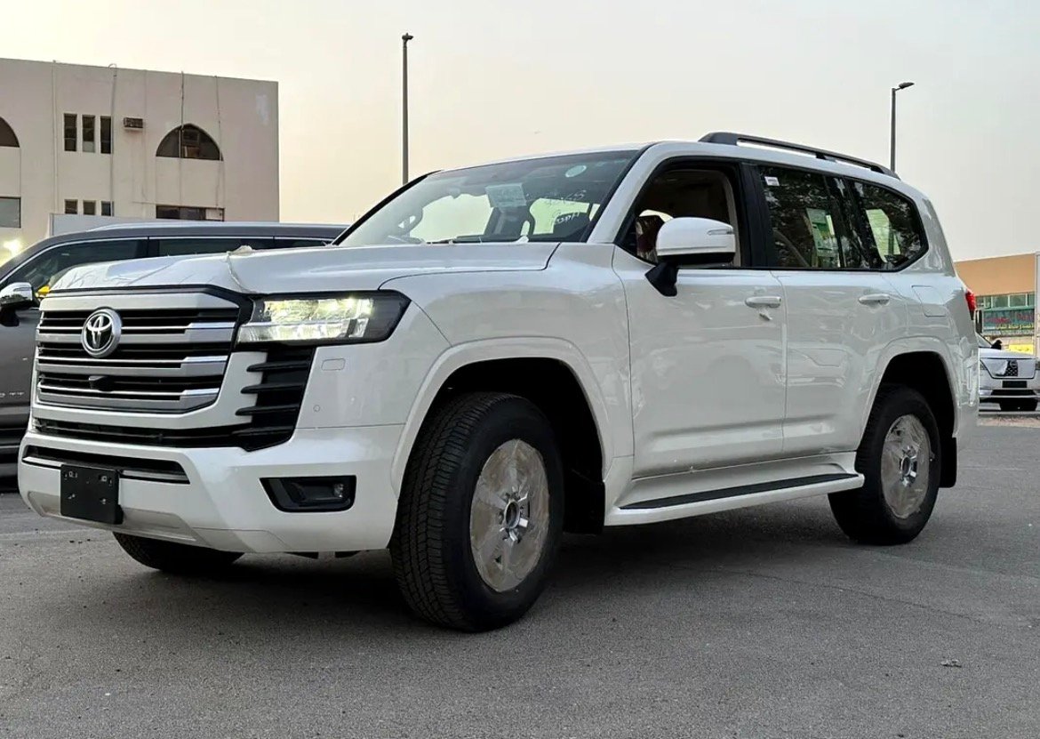 Toyota Land Cruiser 300 Land Cruiser 300 GXR Low 3.5 Twin Turbo Gasoline 4x4 GCC