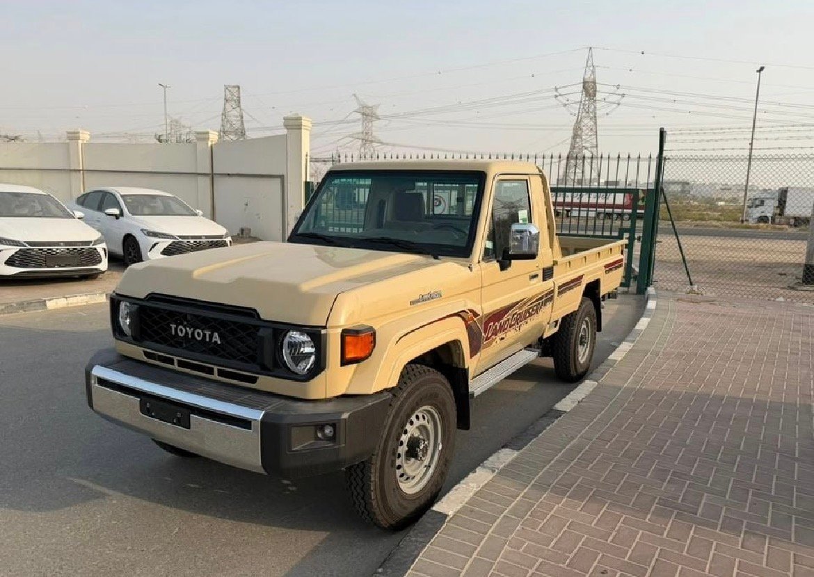 Toyota Land Cruiser 70 LC79 2-Door Pickup LX 4.0 V6 Gasoline AT 4x4 GCC