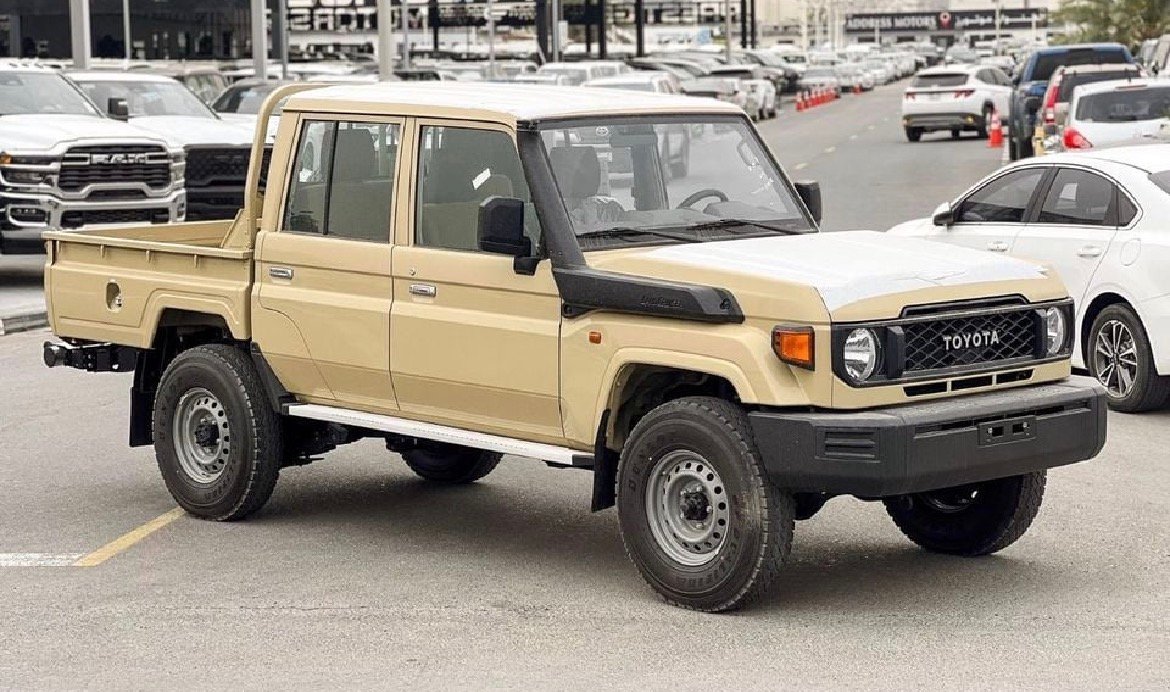 Toyota Land Cruiser 70 LC79 4-Door Pickup LX 4.0 V6 Gasoline AT 4x4 GCC